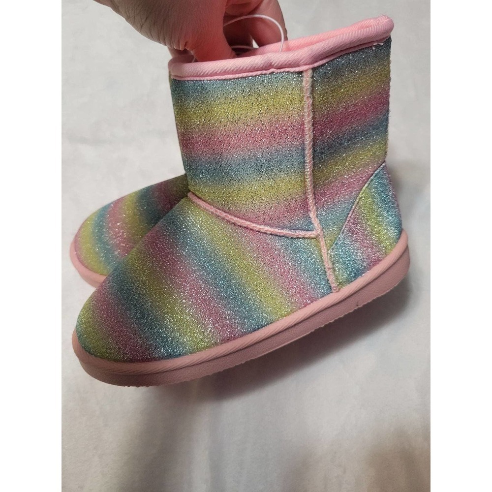 NWT Girls Rainbow Boots 2/3 large